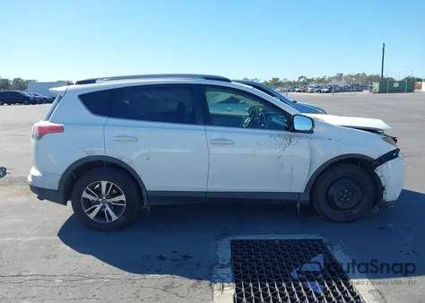 2018 Toyota Rav4 Xle z USA, uszkodzony, nr VIN JTMWFREV6JD133146